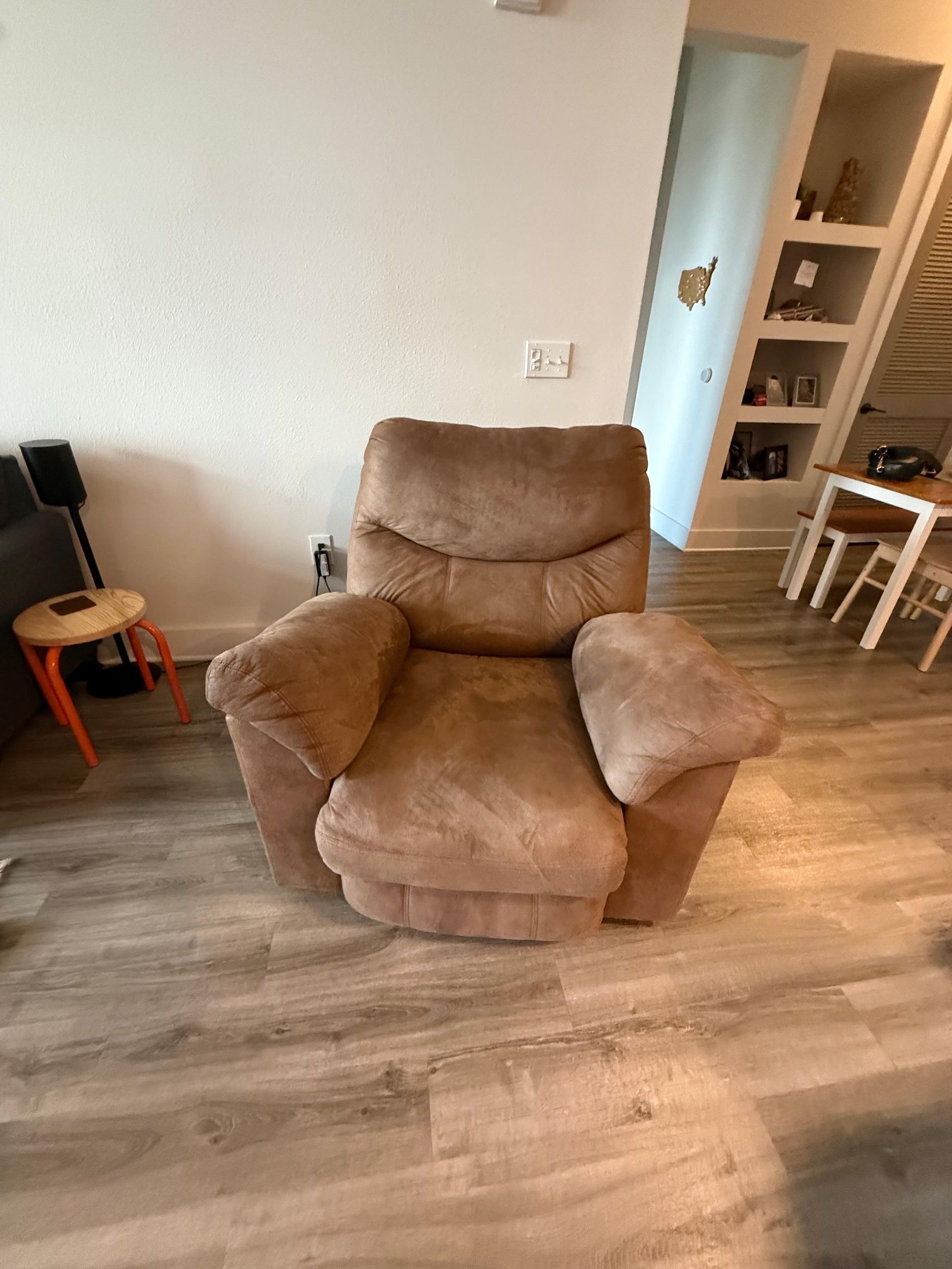 FOR SALE: Gently Used Recliner Chair – Great Deal!
