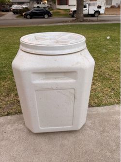 Large dog food container