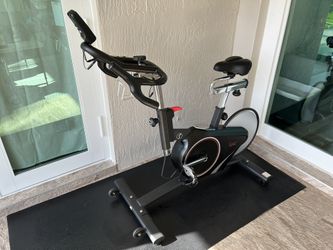 Sunny Health Magnetic Rear Belt Drive Indoor Cycling Exercise Bike With RPM Cadence Sensor