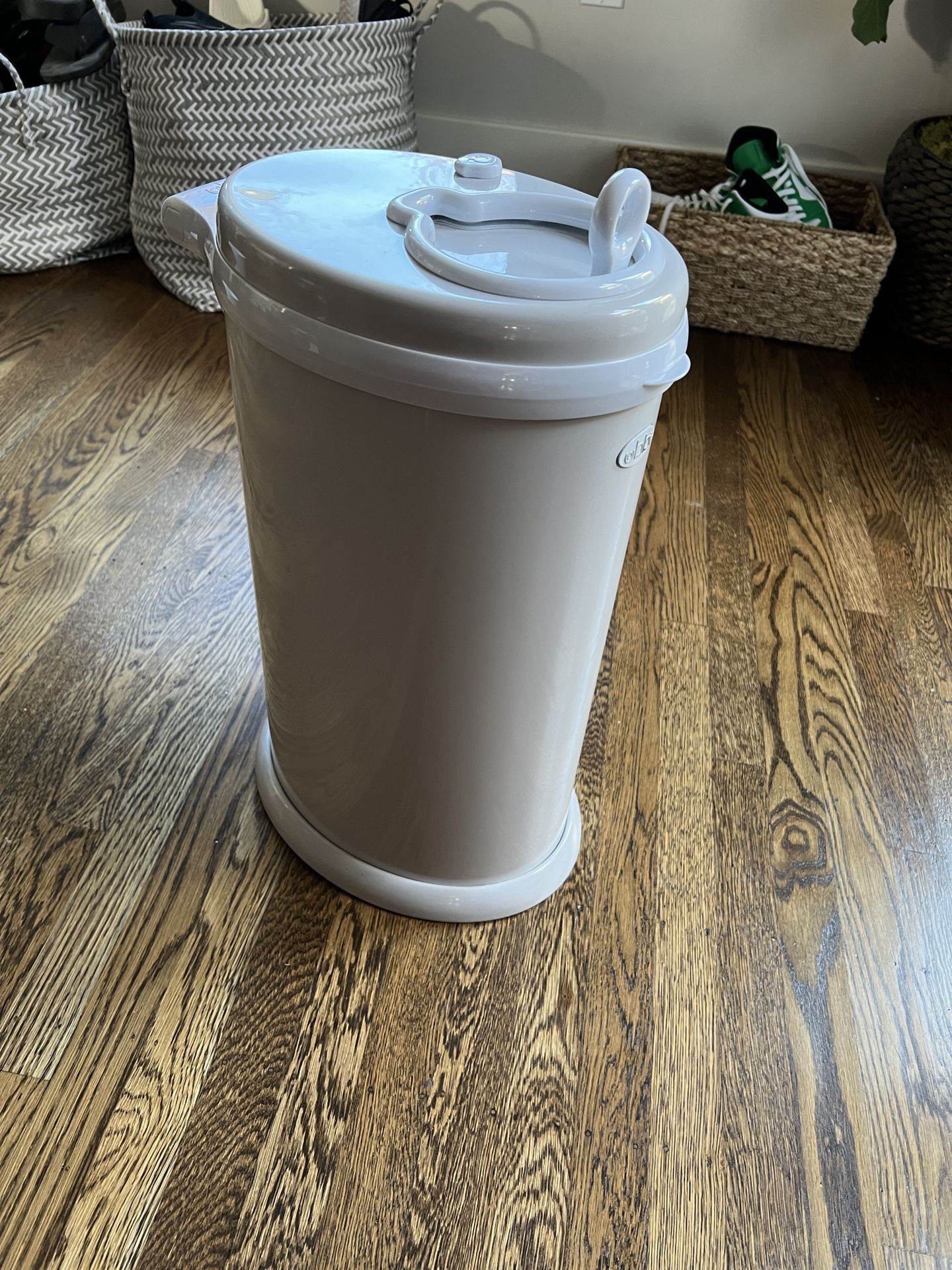 Ubbi Diaper Pail Like new! for Sale in Seattle, WA OfferUp