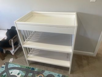 Diaper changing station/table