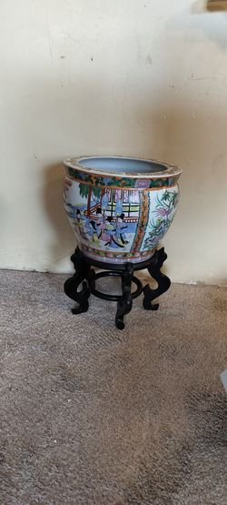 Beautiful, Chinese vase with stand.