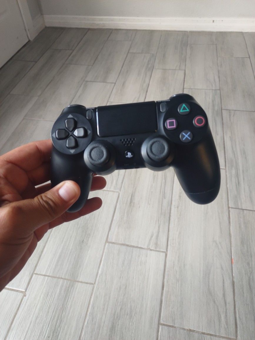 PS4 Controller Brand  New 