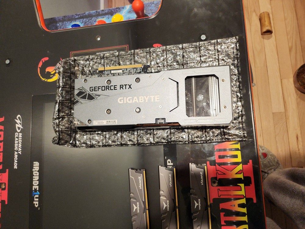 Pc Parts. Gigabyte Rtx 3050 OC 8GB, 3 Sticks Of T-force VulcanZ Ram & A Intel I-5 Processor Make A Reasonable Offer