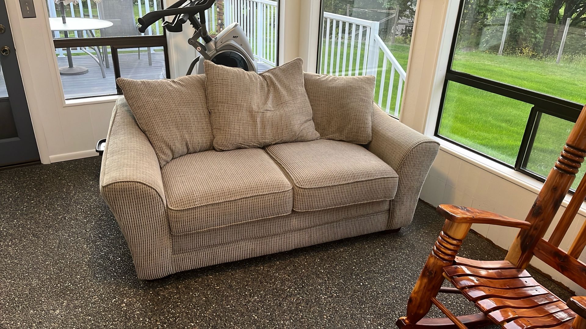 Free Love Seat