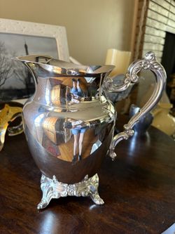 VINTAGE ONEIDA SILVER-PLATED. Footed WATER PITCHER w/ Ice Guard, 
