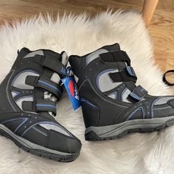 Boys Boots Size 5 Winter Boots Rain Boots NEW