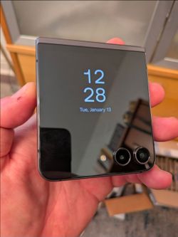 Galaxy  z  flip  5