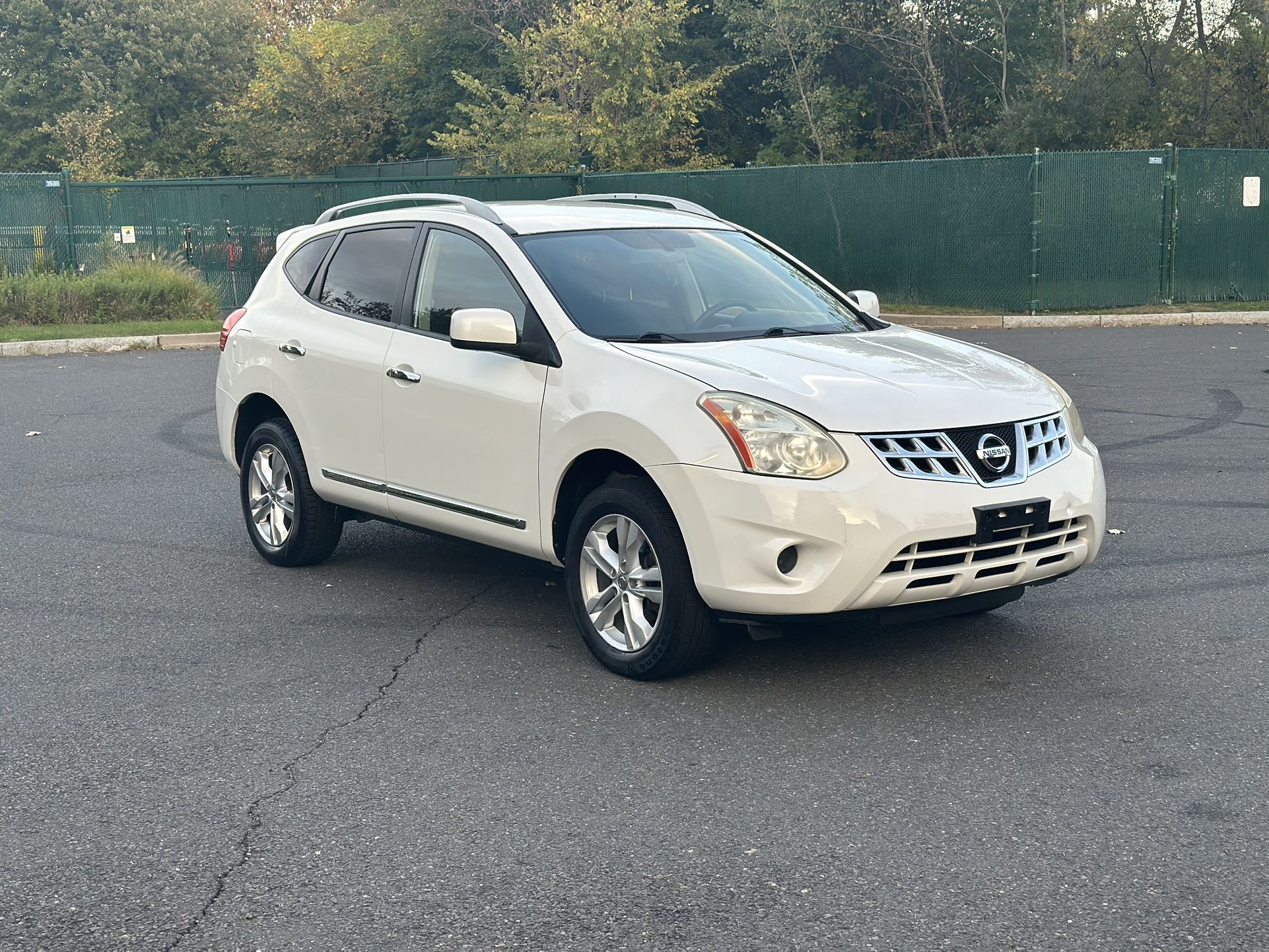 Hi, I’m selling 2013 Nissan rogue