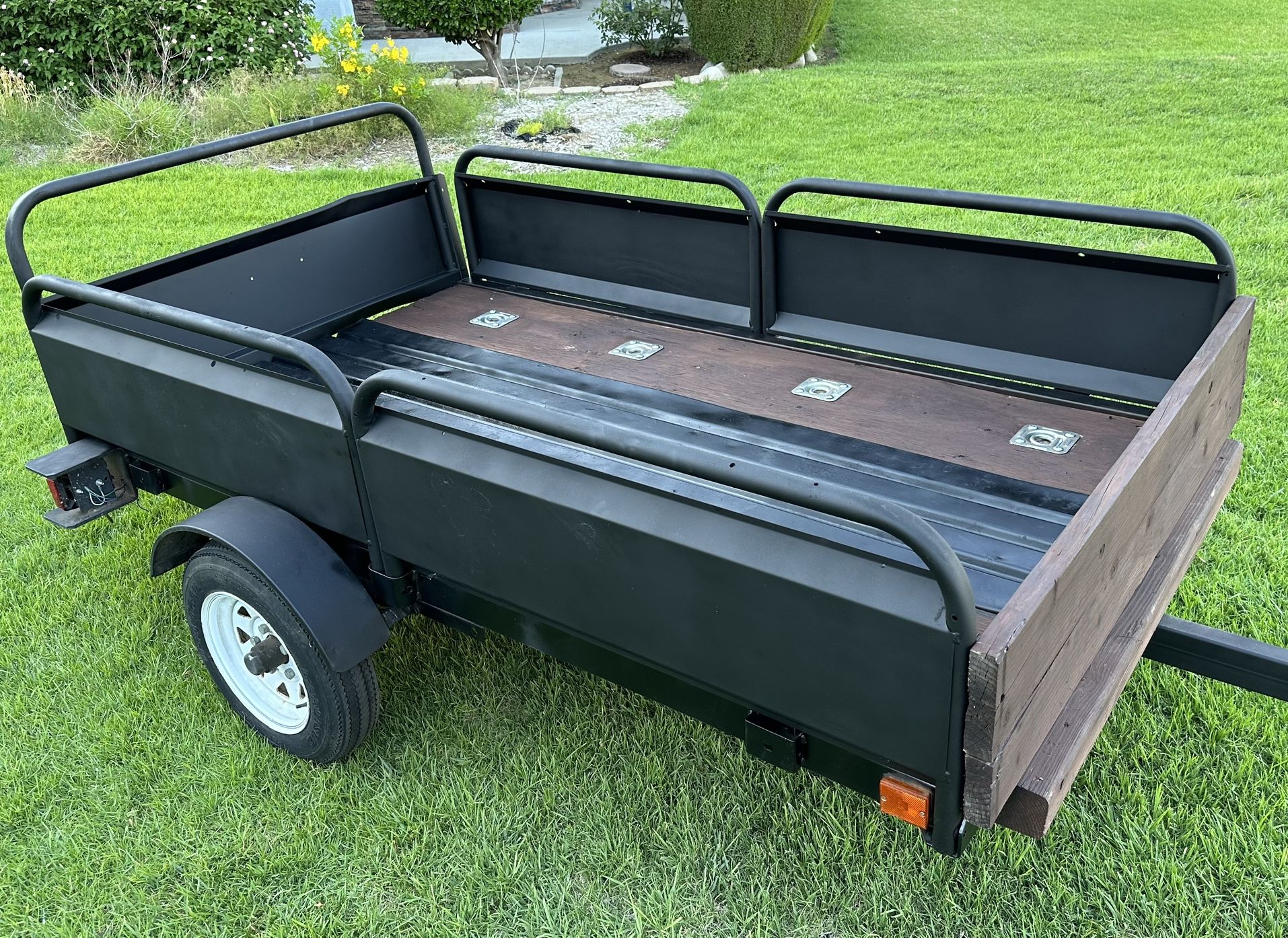 Snow Bear Utility Trailer (Used)