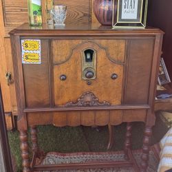 1930s Antique Radio 