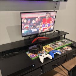 Gaming setup, desk, gaming chair, xbox one games 