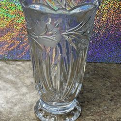 🔲. HAND CUT LEAD CRYSTAL VASE
