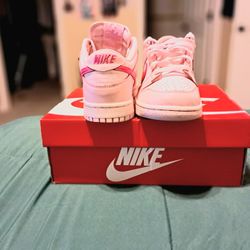 Nike Dunk Low/triple Pink 