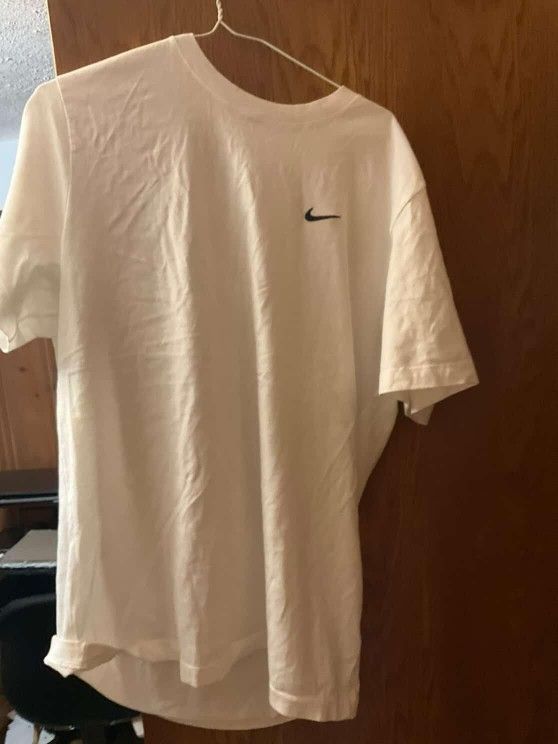 Nike Clean Tee