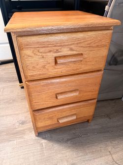 Oak Wood 3-Drawer Nightstand