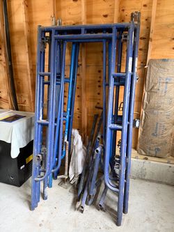 Heavy-Duty Steel Scaffolding – 9 Frames with Legs, Pins & Accessories