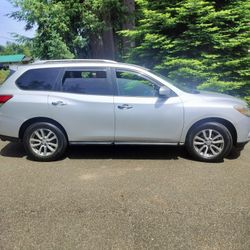 2016 Nissan Pathfinder SV