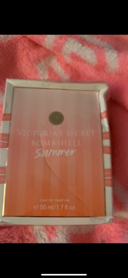 Victoria’s Secret bombshell summer