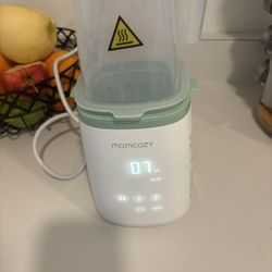 Momcozy bottle warmer