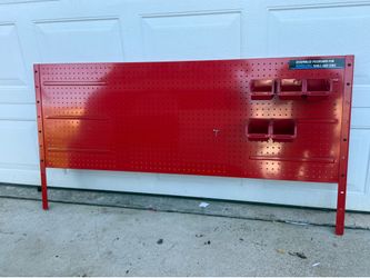 Pegboard for mobile tool chest