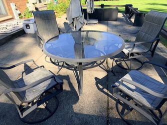 Outdoor patio furniture set -across country moving sale -all must go