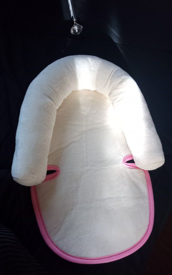 Newborn/Infant Headrest For Carseat