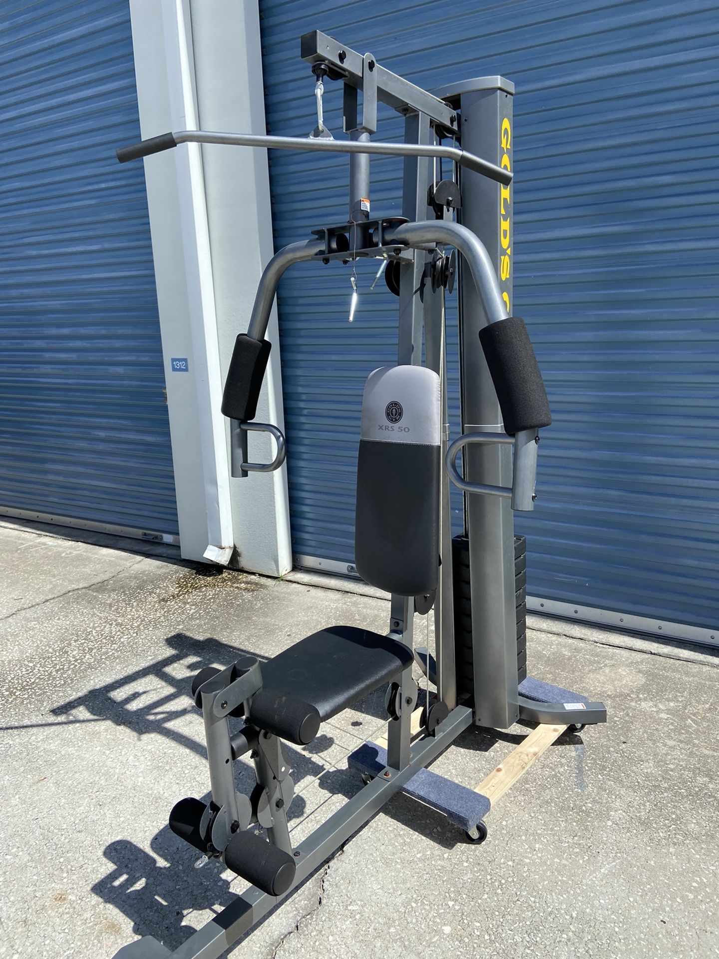 Gold's gym 2025 cable machine