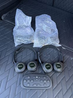2015 to 2020 Cadillac Escalade Rear Seat Entertainment Wireless Headphones Bundle 4 Headsets Plus Remote OEM