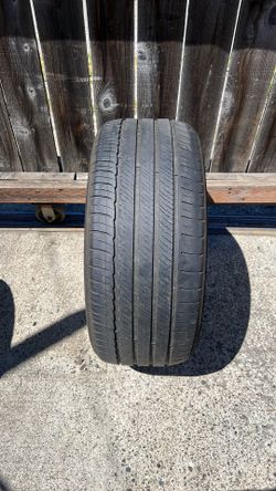 Single tire 255 40 19