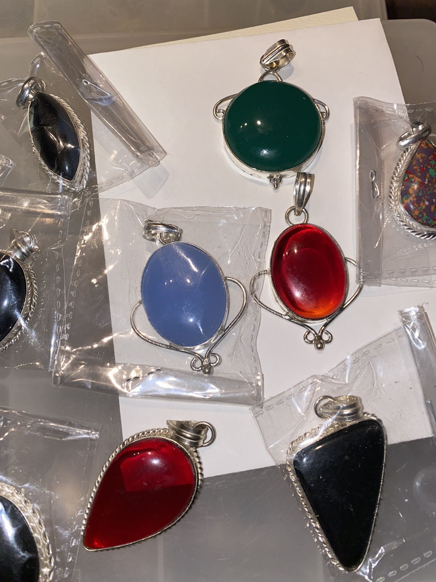 Numerous Pretty Pendants W/ Chains To Choose From