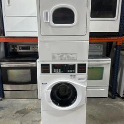SPEED QUEEN STENCASP175TW01 27 INCH COMMERCIAL STACKED WASHER AND ELECTRIC DRYER