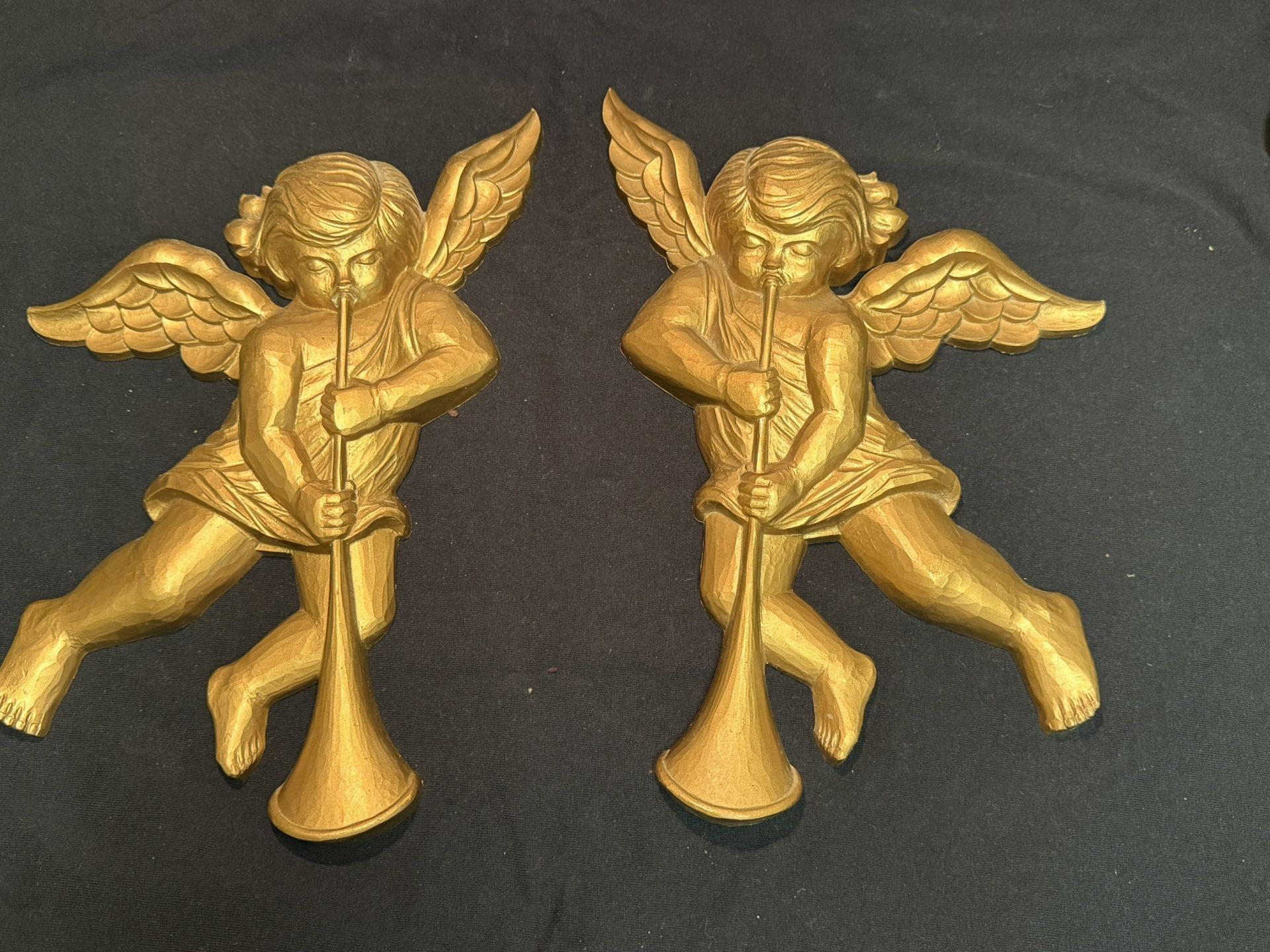 Vintage 1968 Syroco Mid-Century Large Gold Pair Of Angel Cherubs Wall Plaques