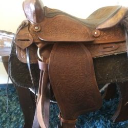 Roping Saddle