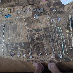 Large Lot Vintage & Costume Women's Jewelry - Necklaces, Bracelets, Earrings, Watches, Pendants, Brooches And Pearls 