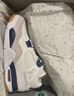 Jordan 4 SB SIZE 9.5