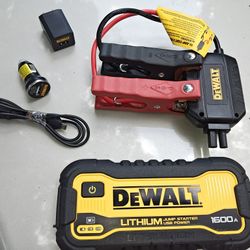 DeWalt 1600 A Jump Starter