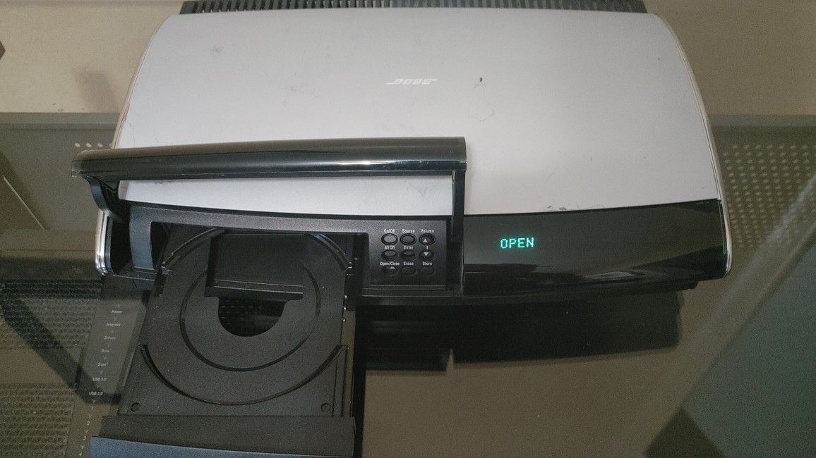 Bose AV38 Media Center for Parts /Repair
