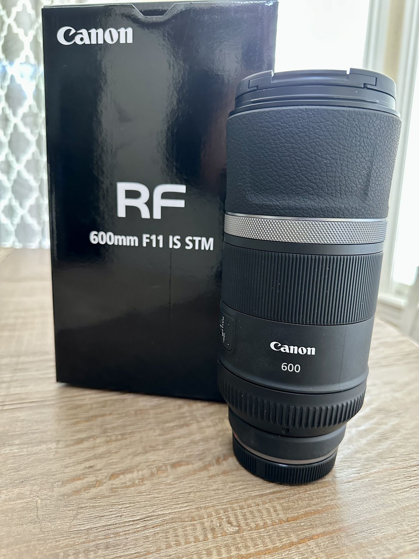 Canon RF 600mm F11 IS STM