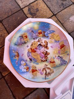 WINNIE THE POOH -porcelain Plate
