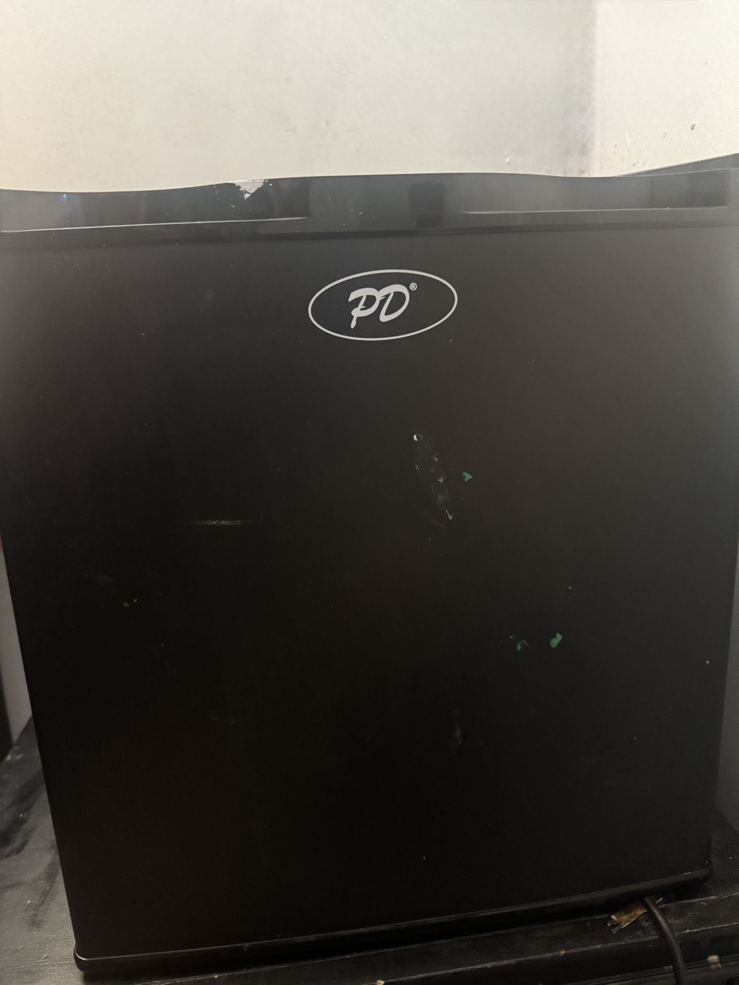 Mini fridge