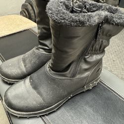 Winter Boots- Women 8