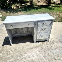  Desk Or Vanity 