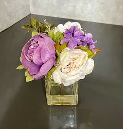 Small Bouquets 💐 In Glass Vase