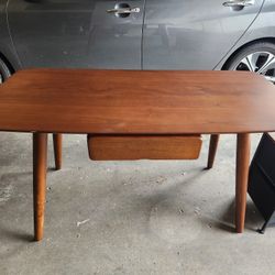 Mid-century Modern Desk In Great Condition 