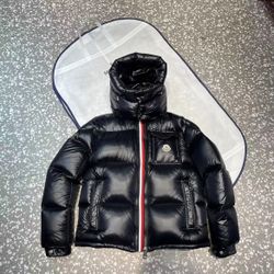 Moncler Montbeliard Hooded Short Down Jacket