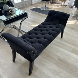 Black Velevet Tuffed Bench 