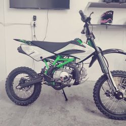 Brand New 125cc Dirt Bike 
