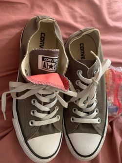 Women’s converse size 7