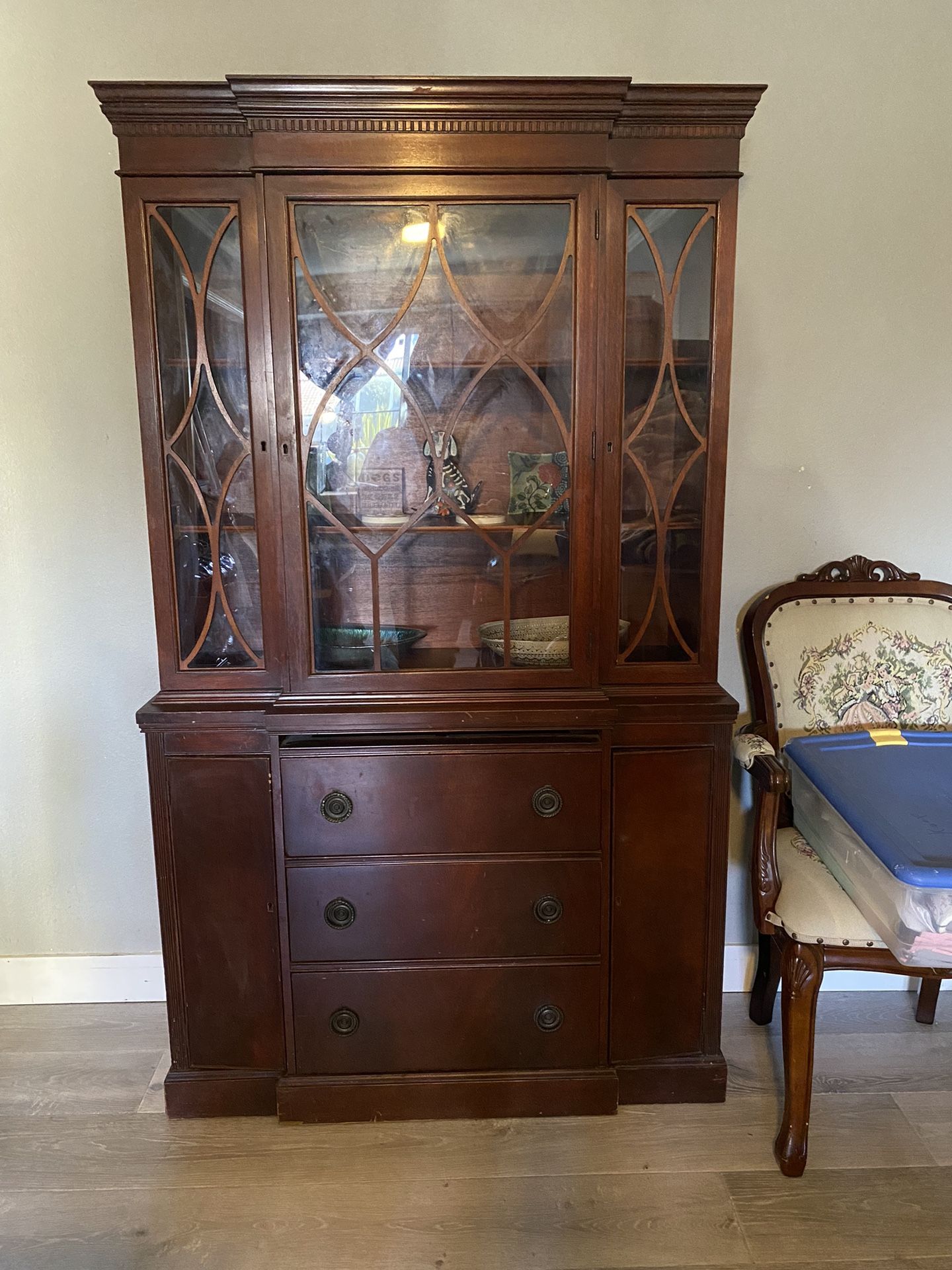Vintage Huntley Mahogany China Cabinet